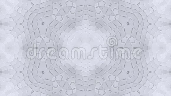 低聚几何抽象背景作为移动彩色玻璃或万花筒效果在4k循环三维动画视频的预览图