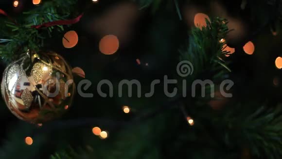 圣诞树灯光背景效果视频的预览图