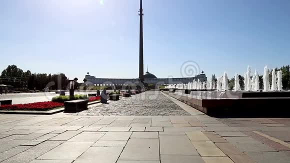 俄罗斯莫斯科波克隆纳亚山胜利公园战争纪念碑视频的预览图
