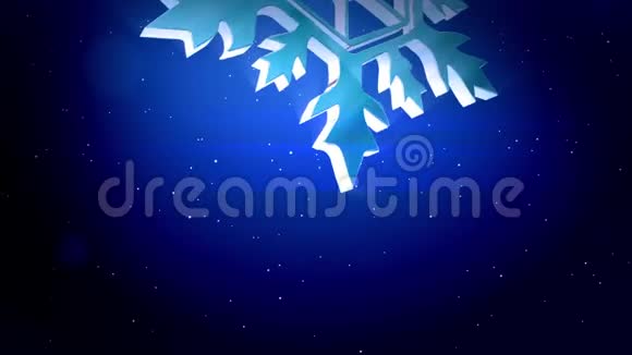 美丽的3d雪花落在蓝色背景上用作圣诞节新年贺卡或冬季环境的动画视频的预览图