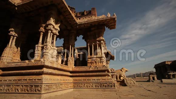 维塔拉寺汉普卡纳塔克邦印度视频的预览图