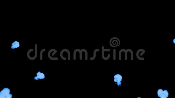 许多流动的荧光蓝墨水或烟雾隔离在黑色的缓慢运动蓝染滴在水里使用墨水视频的预览图