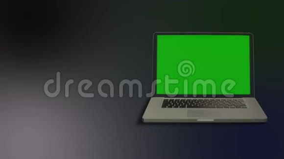 笔记本电脑上的铬键视频的预览图