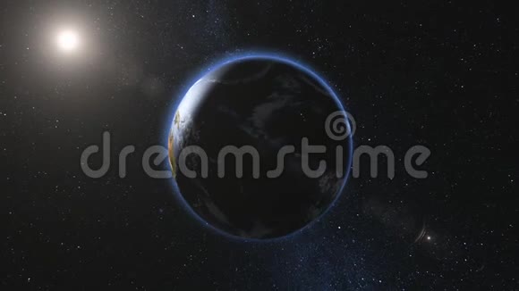 现实的地球在太空中旋转白天和黑夜视频的预览图