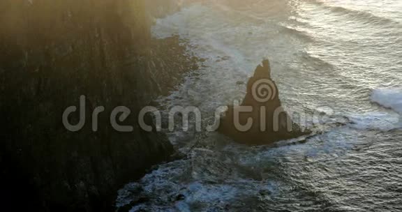 爱尔兰克莱尔郡的摩赫尔悬崖视频的预览图