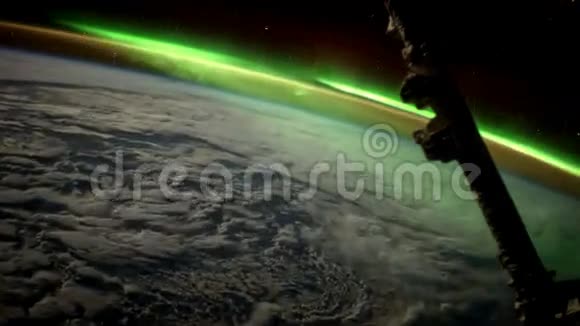 地球和北极光来自国际空间站这段视频的元素由美国宇航局提供视频的预览图