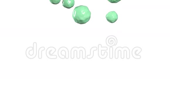 绿色的水滴落在白色的屏幕上视频的预览图