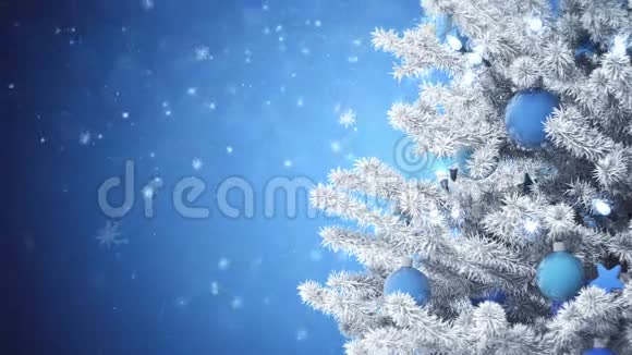 雪花飘落的新年树视频的预览图
