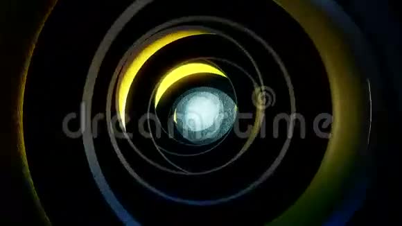 黑色黄色的暗隧道视频的预览图