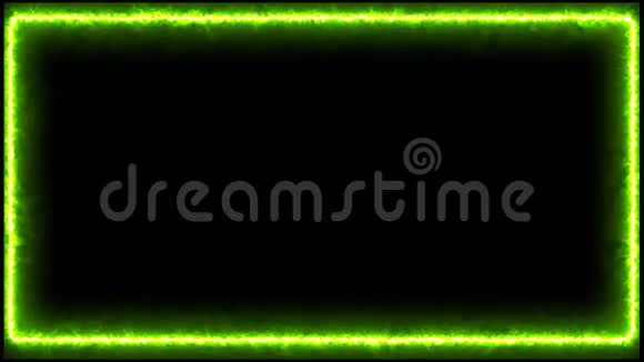 深色背景的绿色电动全框架视频的预览图