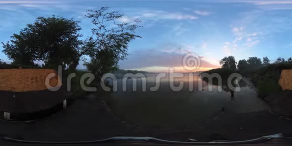 4k360视频延时美丽的日出在湖面上的时间流逝视频的预览图
