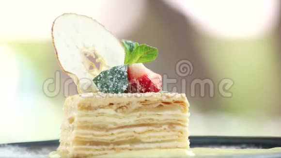 拿破仑蛋糕特写视频的预览图