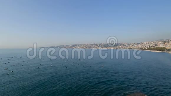 令人叹为观止的那不勒斯海滨和地中海全景景观视频的预览图