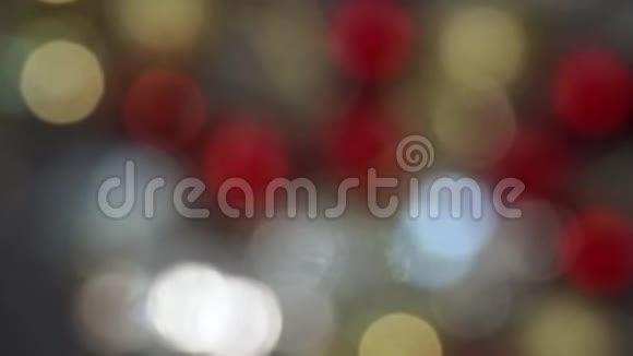 彩色闪光圣诞装饰宝珠旋转视频的预览图