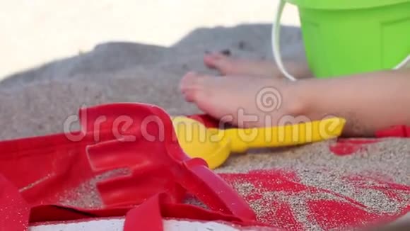 沙滩玩具视频的预览图