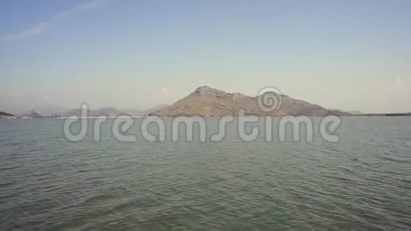 黑山斯卡达尔湖景观从船上视频的预览图