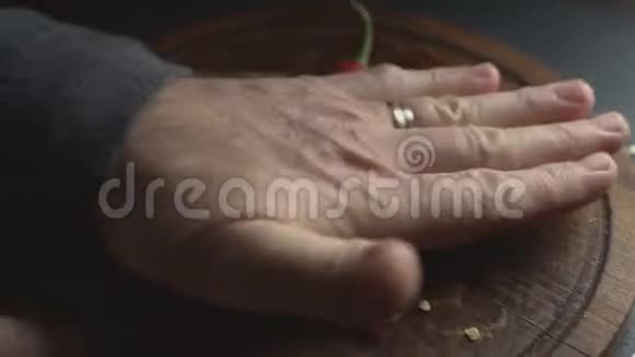人释放辣椒的香味墨西哥食物录像视频的预览图