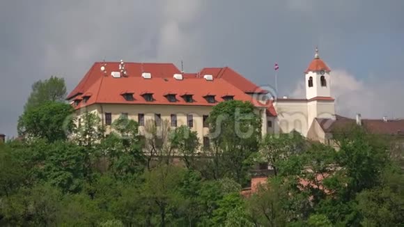 四月阳光明媚的一天斯皮尔伯格城堡捷克共和国布尔诺视频的预览图