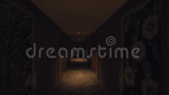 一个黑暗的酒店走廊的稳定镜头视频的预览图