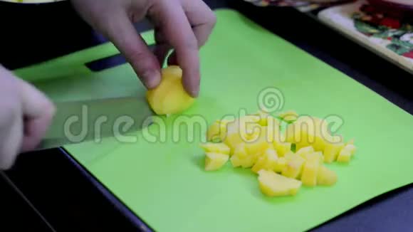 切土豆立方体视频的预览图