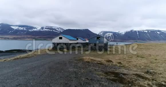 冰岛Thingeyri的天桥鱼棚视频的预览图