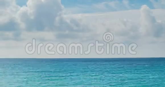 海海景海洋自然背景田园海景海水表面云运动时间推移视频的预览图
