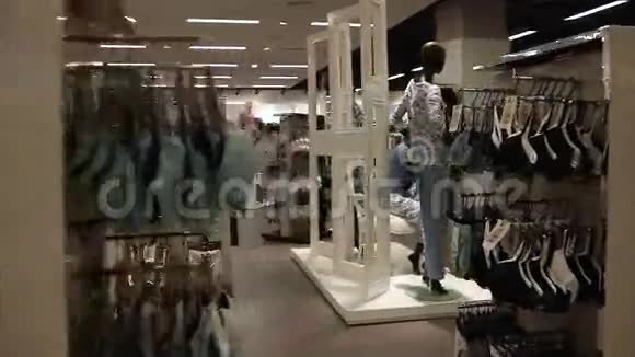 服装服装店的内部视频的预览图
