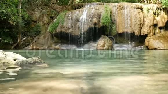埃拉万瀑布泰国坎恰纳布里著名的旅游景点视频的预览图