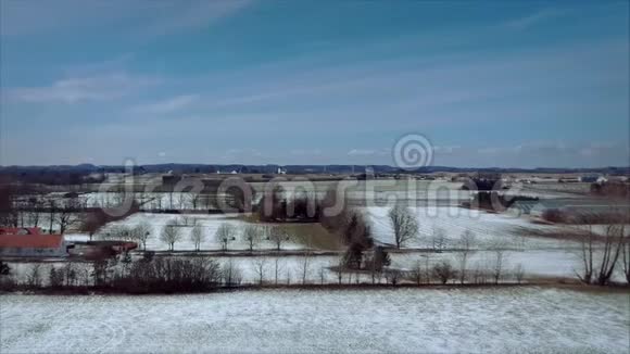 丹麦农田冬季空中夹视频的预览图