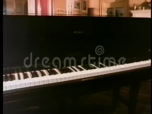 钢琴演奏本身视频的预览图