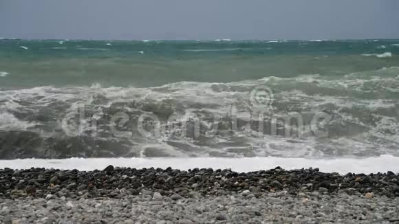 风暴期间黑海的碎片视频的预览图