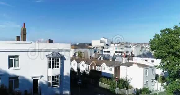 布莱顿镇西部的空中升景视频的预览图