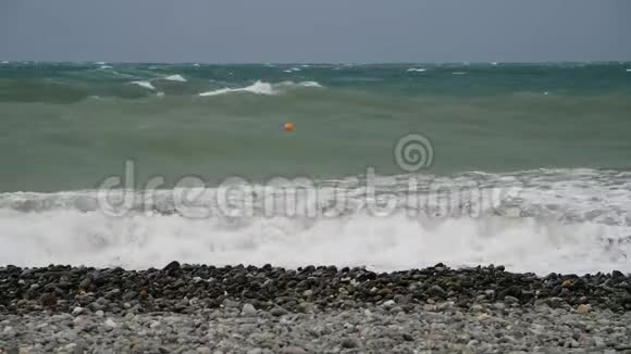 风暴期间黑海的碎片视频的预览图