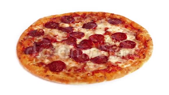 披萨在白色背景上旋转视频的预览图