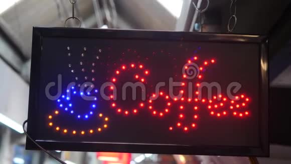闪光带咖啡店街标志4K泰国曼谷视频的预览图