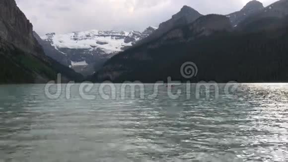 加拿大冰原公园大道弓湖视频的预览图