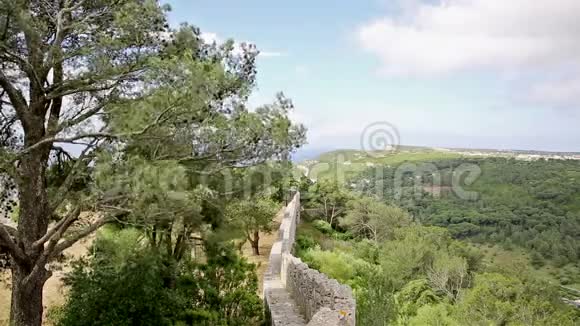 塞辛布拉城堡墙景观视频的预览图