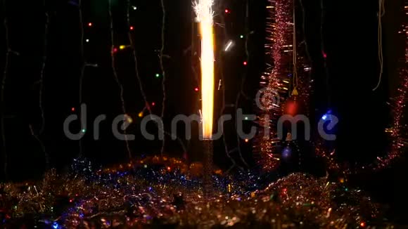 节日的烟火闪闪发光新年背景视频的预览图