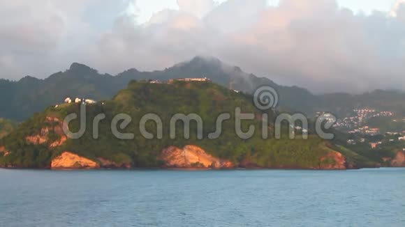 热带岛屿海岸圣文森特和格林纳丁斯克莱尔谷视频的预览图