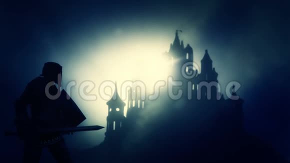 黑暗骑士来到黑暗的可怕城堡视频的预览图