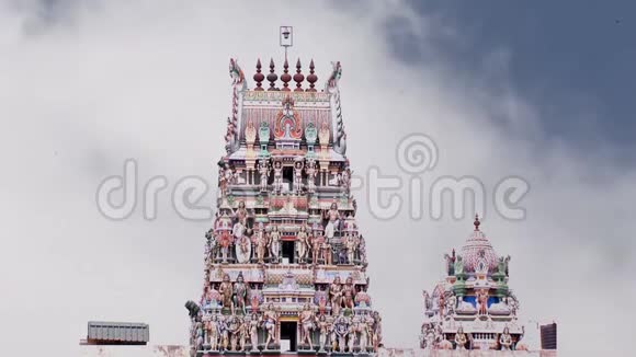 时间流逝的云彩掠过印度南部的圣殿塔视频的预览图