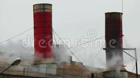 旧的工厂屋顶视频的预览图