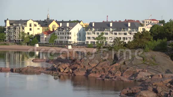 六月清晨在现代城市汉科芬兰视频的预览图