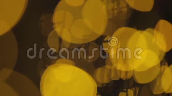 光漏黄色斑点相机的移动视频的预览图