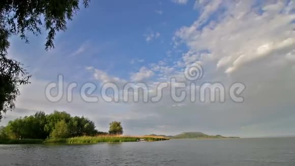 巴拉丰湖的风景视频的预览图