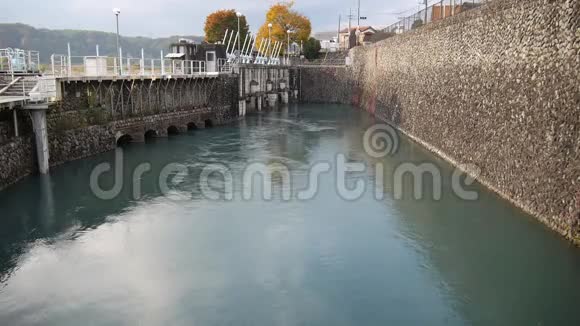 田川水在滨村附近的流量视频的预览图