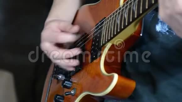乐队音乐吉他摇滚视频的预览图