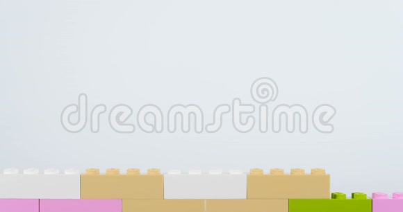 彩色砖白色背景墙视频的预览图
