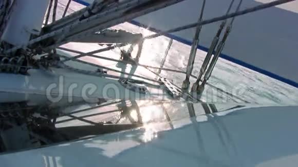游艇钻机和太阳轮视频的预览图