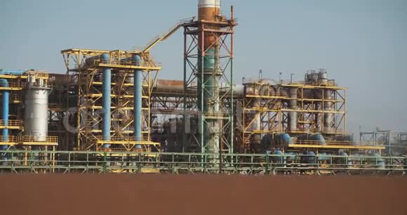 以色列死海工厂的矿物和化肥化工厂视频的预览图